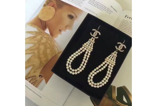 CHA-JEW-ER-106 Pearl Diamond Crested Insignia Logo+Pearl Earrings
